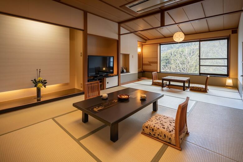 Hakone Kamon