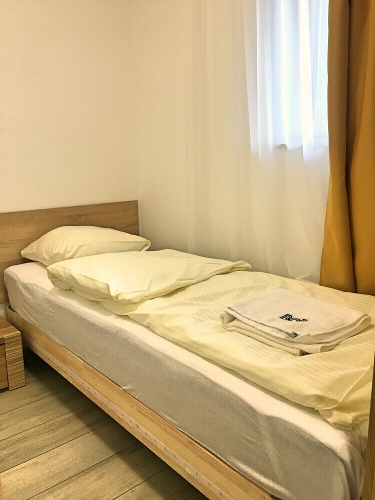 Bob Apartments