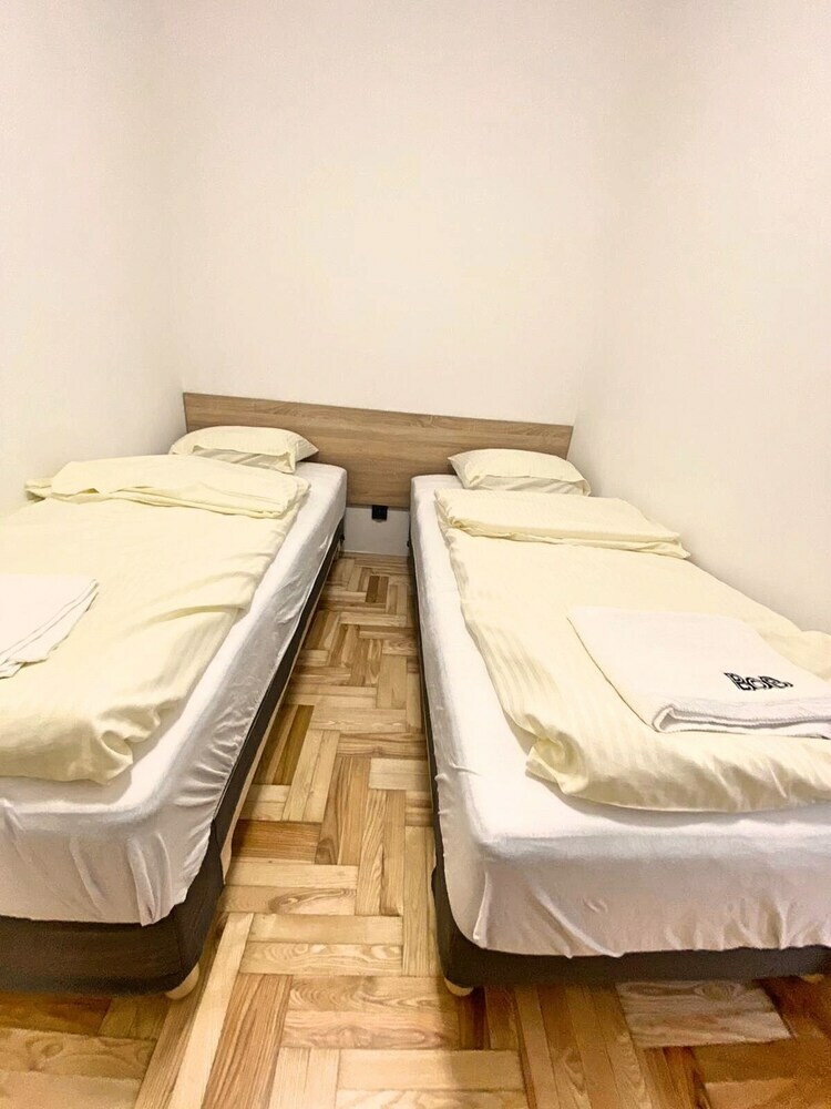 Bob Apartments