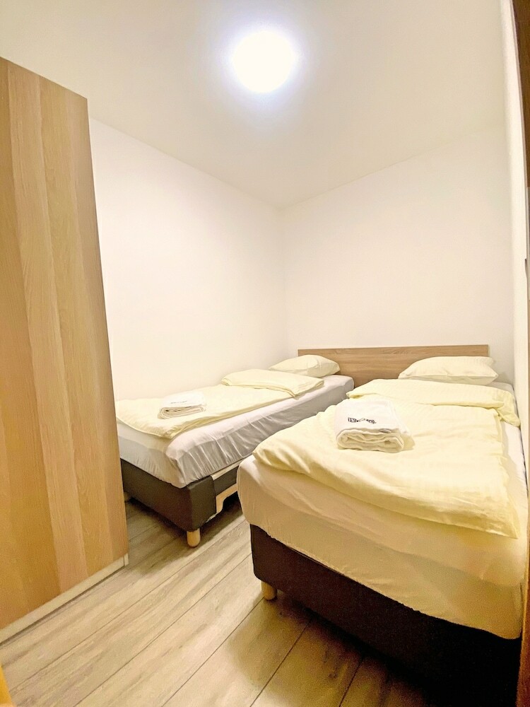 Bob Apartments