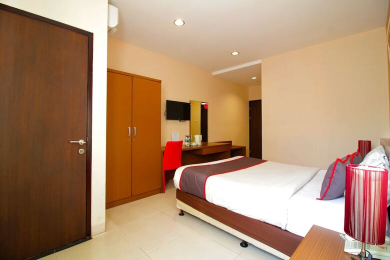 Hotel Collection O 10 Sweet Karina Bandung