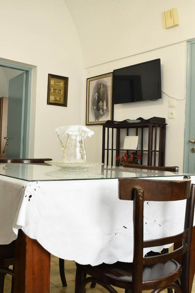 Apartamentos Authentic Santorinian Home Experience