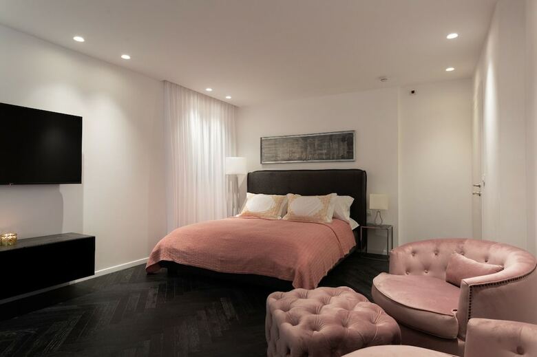 Villa Alma Suites