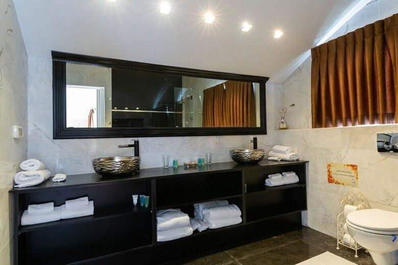 Villa Alma Suites