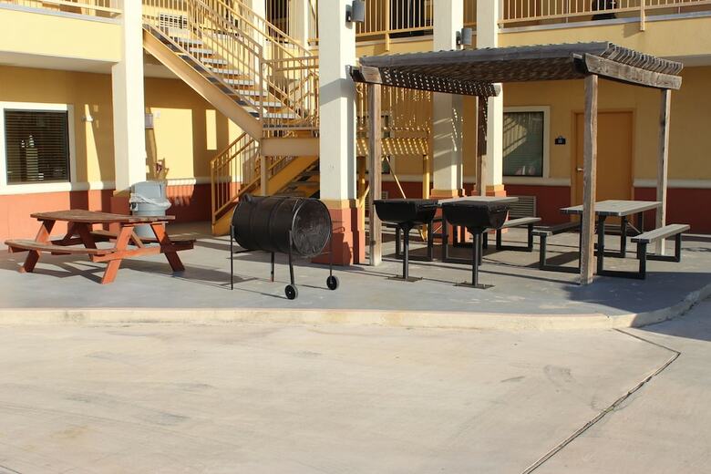 Motel Horizon Inn & Suites - Pearsall