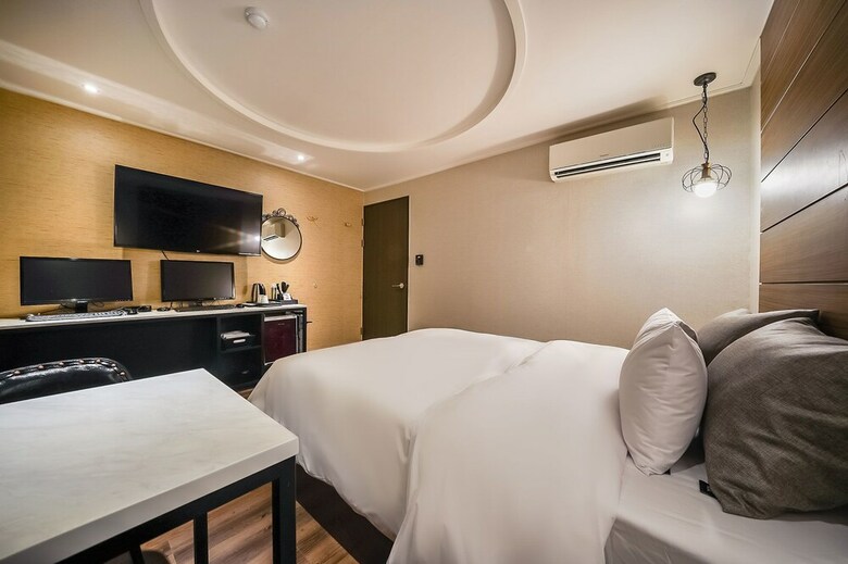 Cs Hotel