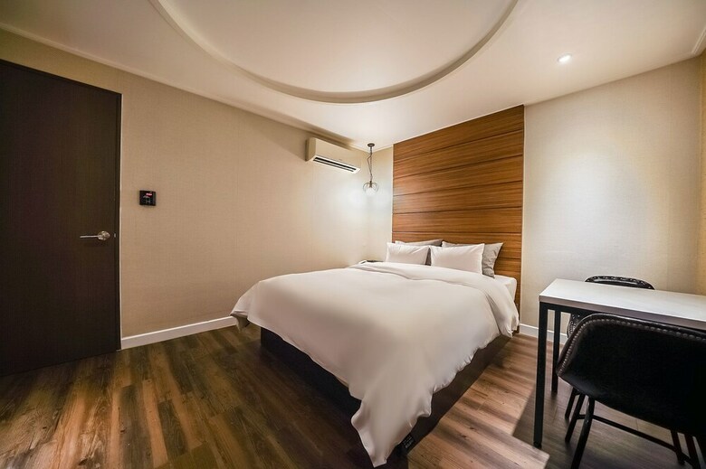 Cs Hotel