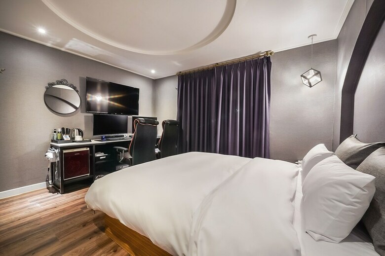 Cs Hotel