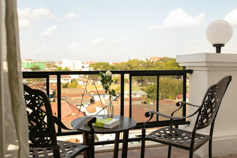 Azalea Parkview Hotel