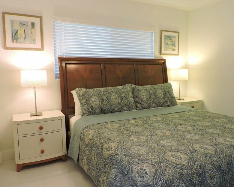 Casa Blanca 5/4 For 10 Guests Heated Pool, All New