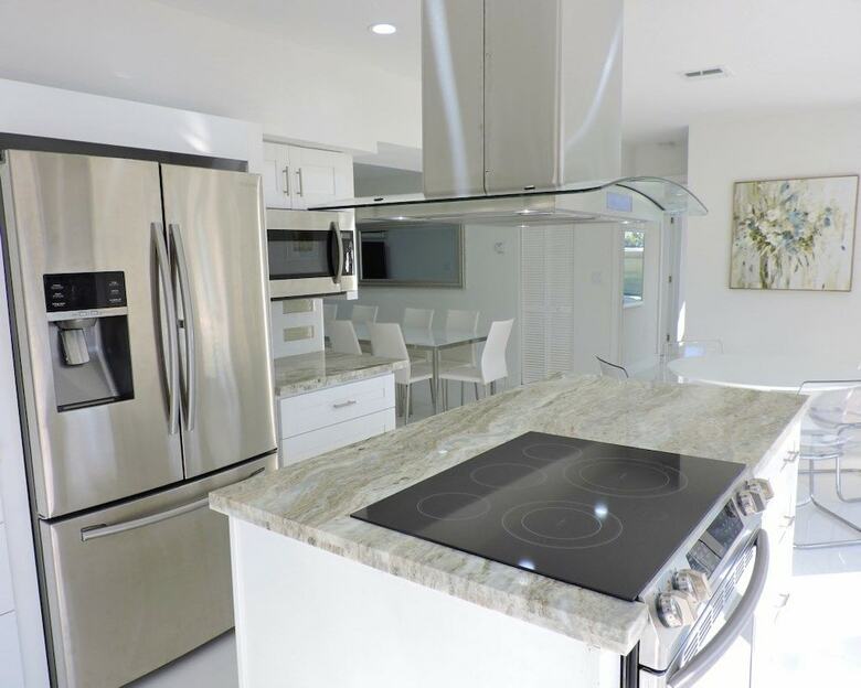 Casa Blanca 5/4 For 10 Guests Heated Pool, All New