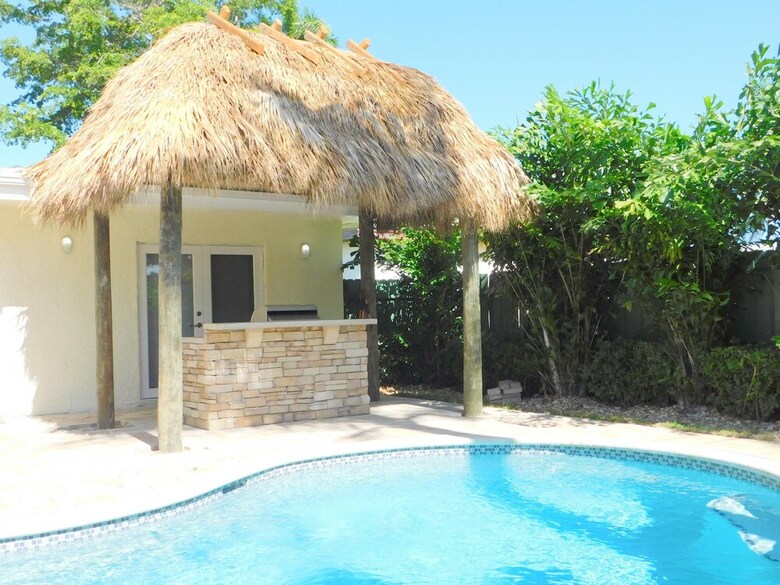 Casa Blanca 5/4 For 10 Guests Heated Pool, All New