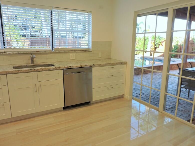 Las Brisas 5/3 For10 Guests Heated Pool Beach 1 Mi