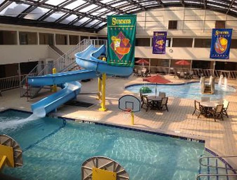 Apache Hotel