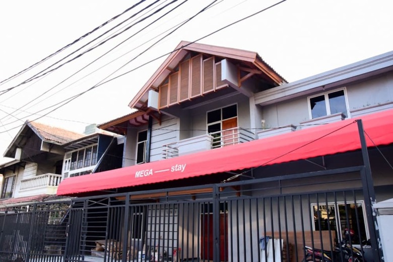Hotel Reddoorz Plus Near Mall Kelapa Gading