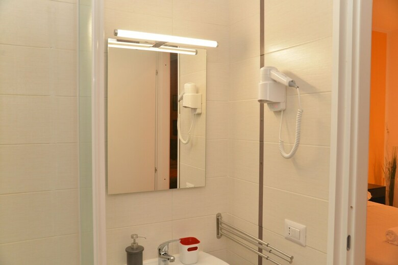 Hotel All You Need Is Rome Guesthouse