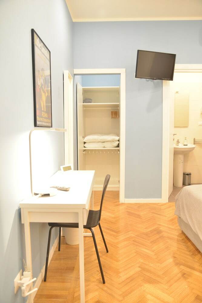 Hotel All You Need Is Rome Guesthouse