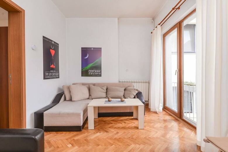 Fm Deluxe 1-bdr Apartment - Artist's Place