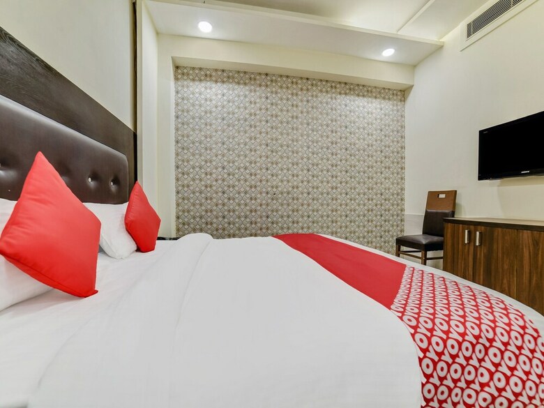 Hotel Oyo Flagship 26585 Bhera Enclave Paschim Vihar