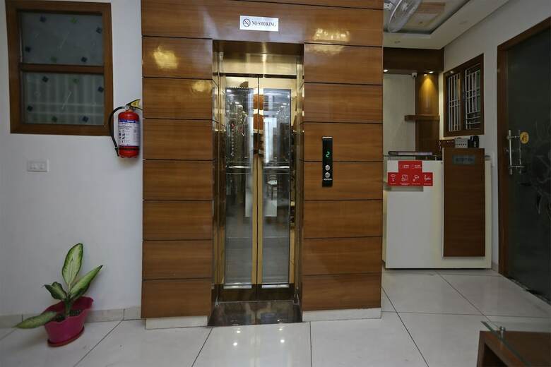 Hotel Oyo Townhouse 099 Sector 38, Gurgaon