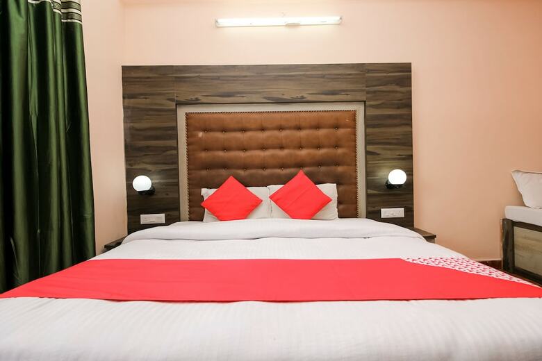 Oyo 28144 Hotel Krishna