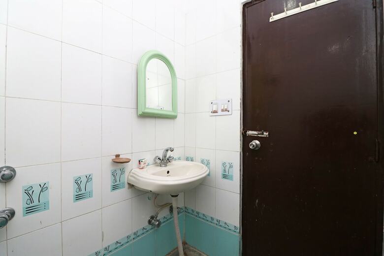 Oyo 29369 Narayana Hotel And Resort,