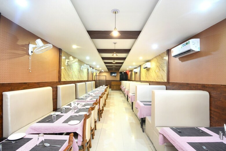 Oyo 31114 Hotel Pal Regency