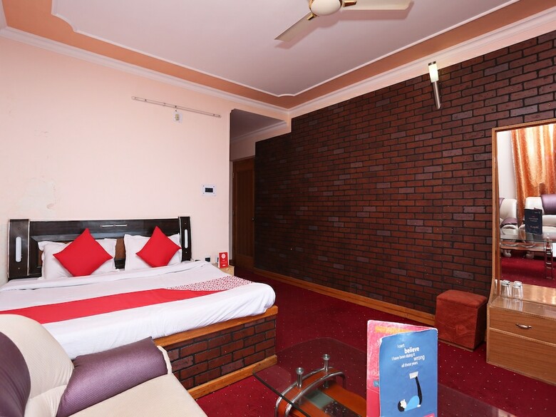 Hotel Oyo 36966 Pal Guest Housr