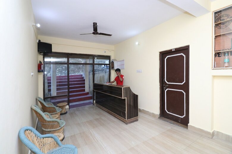 Hotel Oyo 23275 Shiv Ganga View