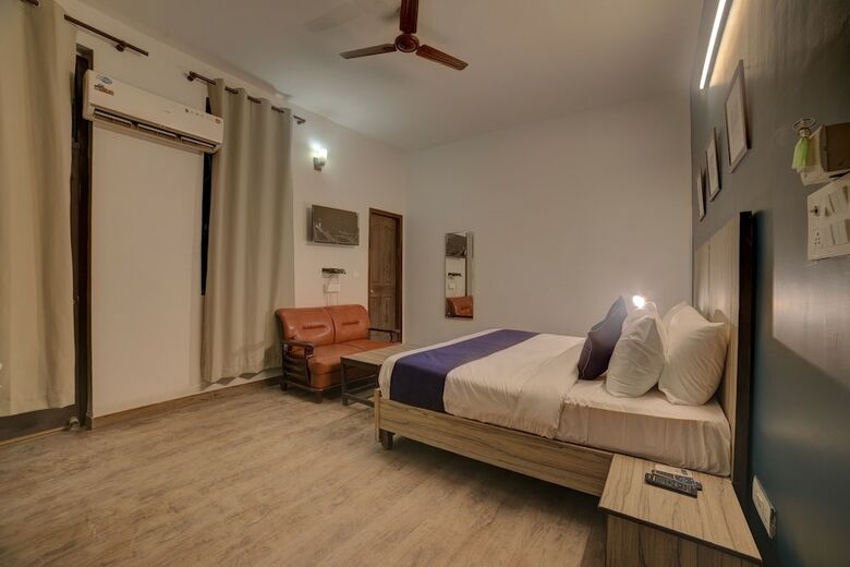 Hotel Silverkey Executive Stays 30271 Shoprix Mall Sector 61