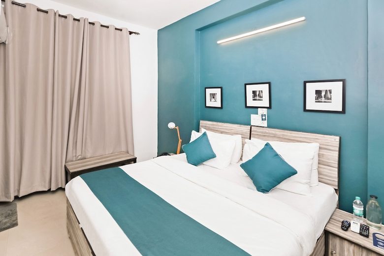 Hotel Silverkey Executive Stays 30271 Shoprix Mall Sector 61