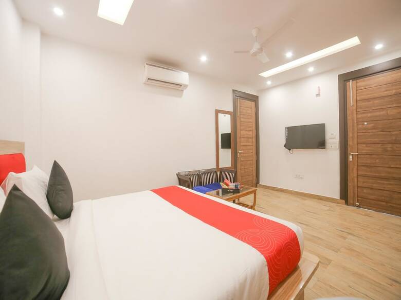 Hotel Collection O 30076 Main Chhatarpur Road Asola
