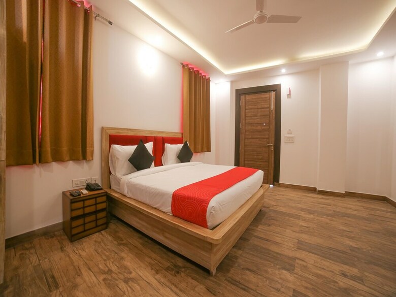 Hotel Collection O 30076 Main Chhatarpur Road Asola