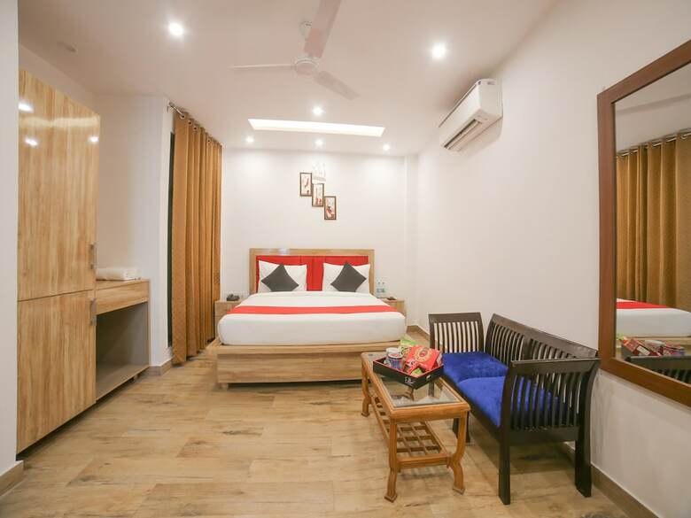 Hotel Collection O 30076 Main Chhatarpur Road Asola