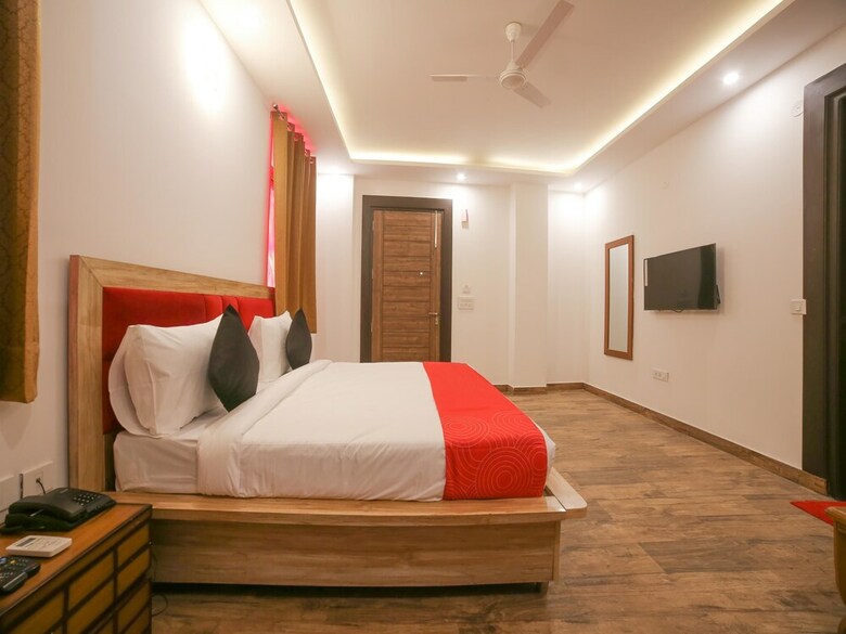 Hotel Collection O 30076 Main Chhatarpur Road Asola