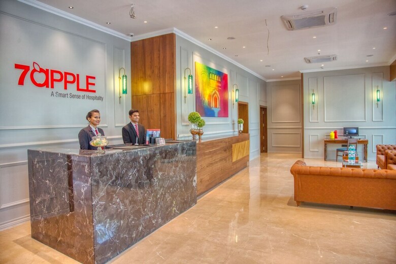 7 Apple Hotel - Viman Nagar Pune