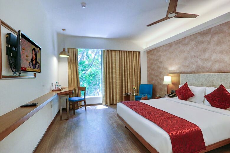 7 Apple Hotel - Viman Nagar Pune