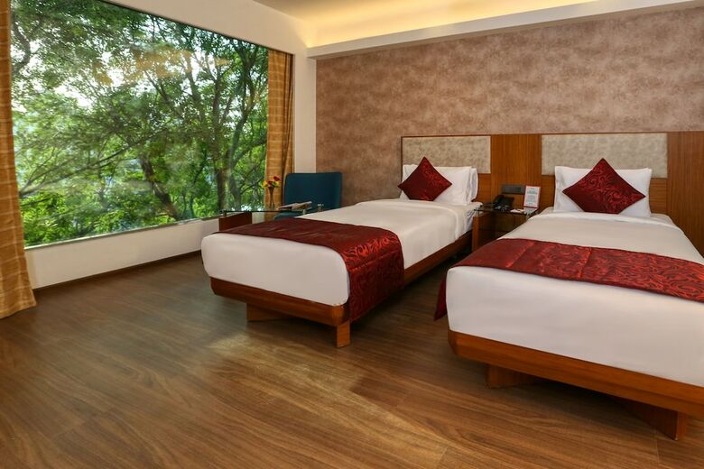 7 Apple Hotel - Viman Nagar Pune