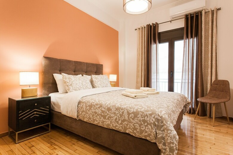 Nicholas Point Apartments And Rooms