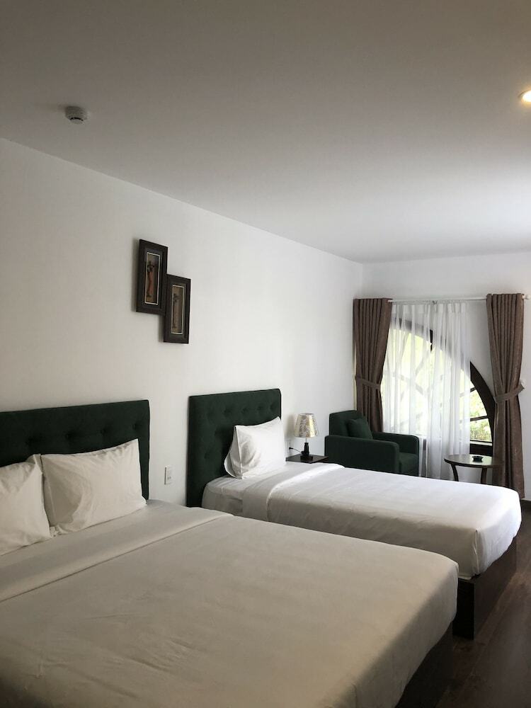 Moonstone Hotel