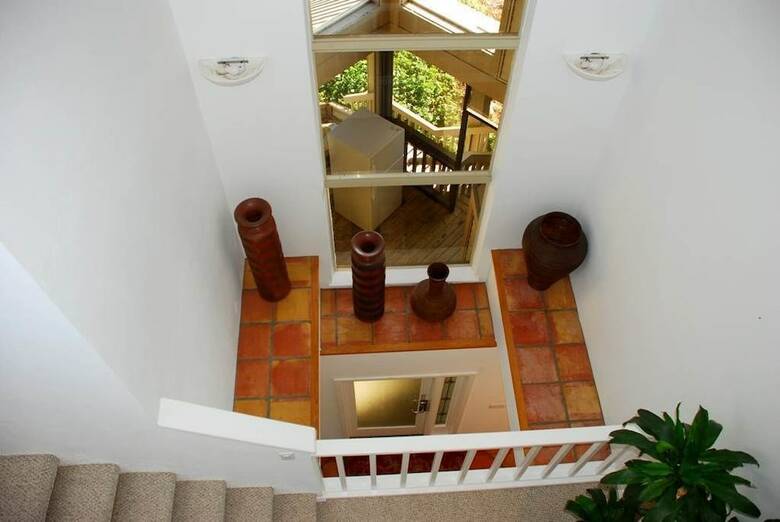 109-manatee Manor