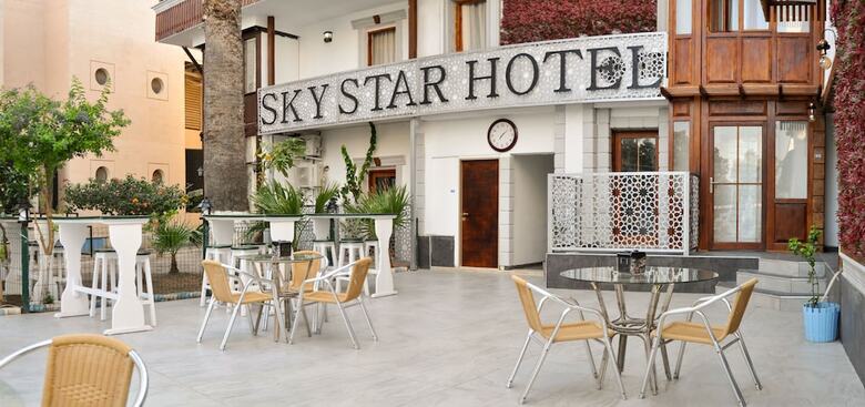 Sky Star Hotel - Bed & Breakfast
