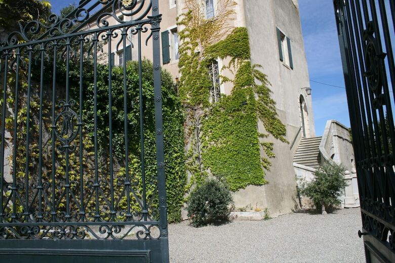 Bed & Breakfast Chateau De Douzens
