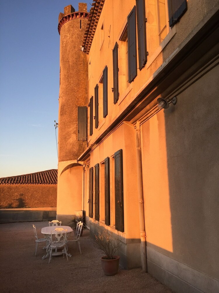 Bed & Breakfast Chateau De Douzens