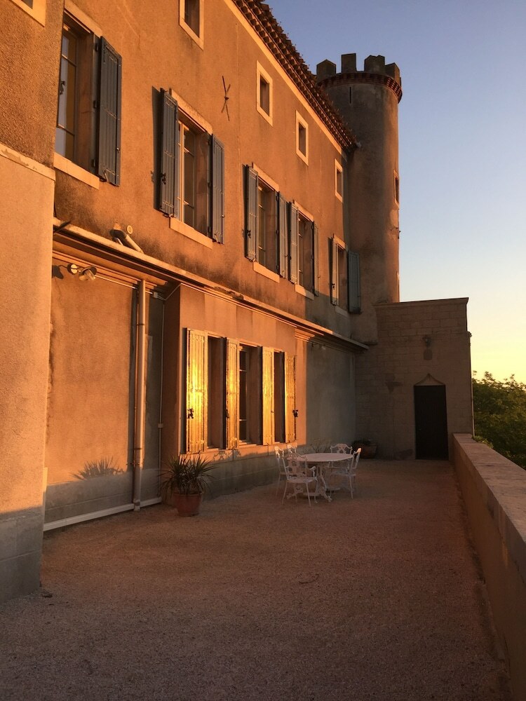 Bed & Breakfast Chateau De Douzens