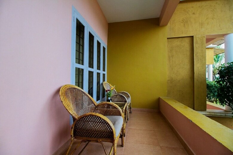 Hotel Palette - Karapuzha Resort Village