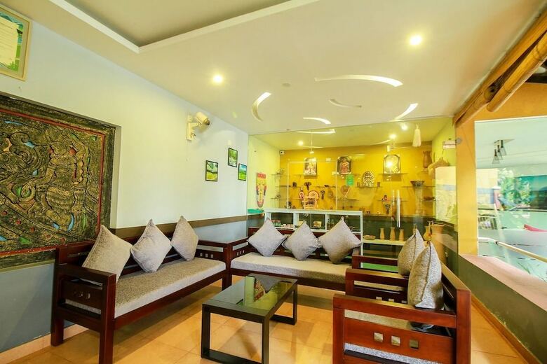 Hotel Palette - Karapuzha Resort Village