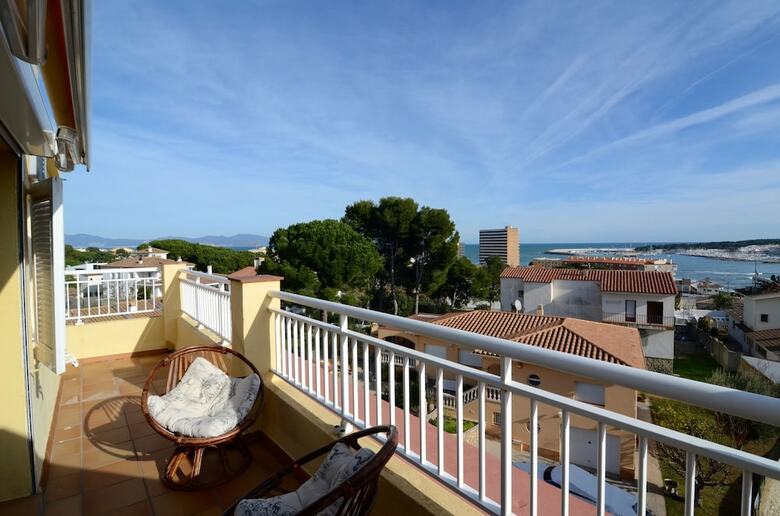 Apartamentos  Riells De Mar