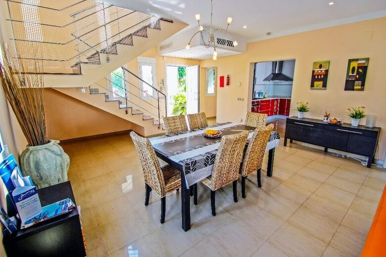 Apartamentos Angels - Spacious And Characterful Property In Moraira