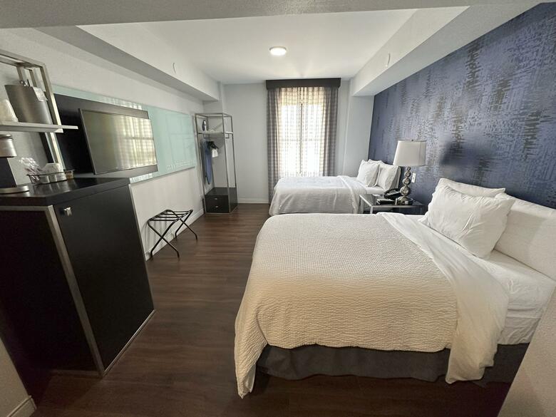 Hotel Lawrence Downtown Dallas